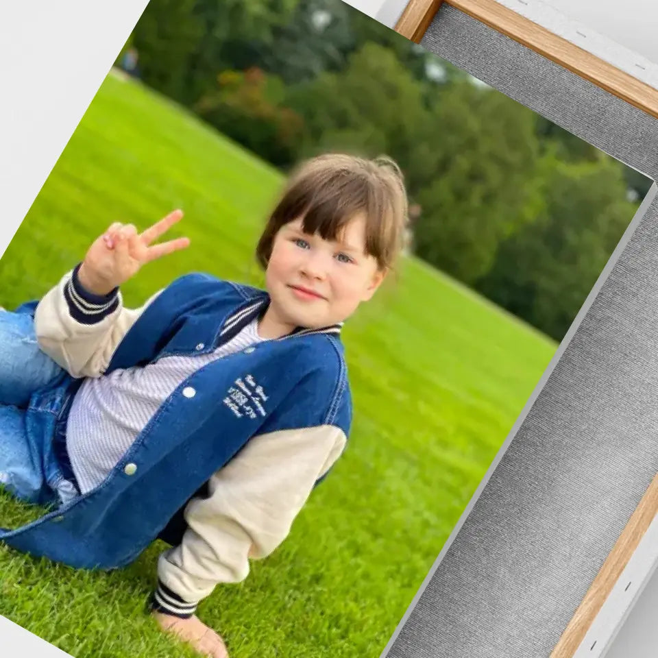 Obrazek dziecka w jasnych kolorach - druk na płótnie, spersonalizowany prezent dla dziecka, rodziny