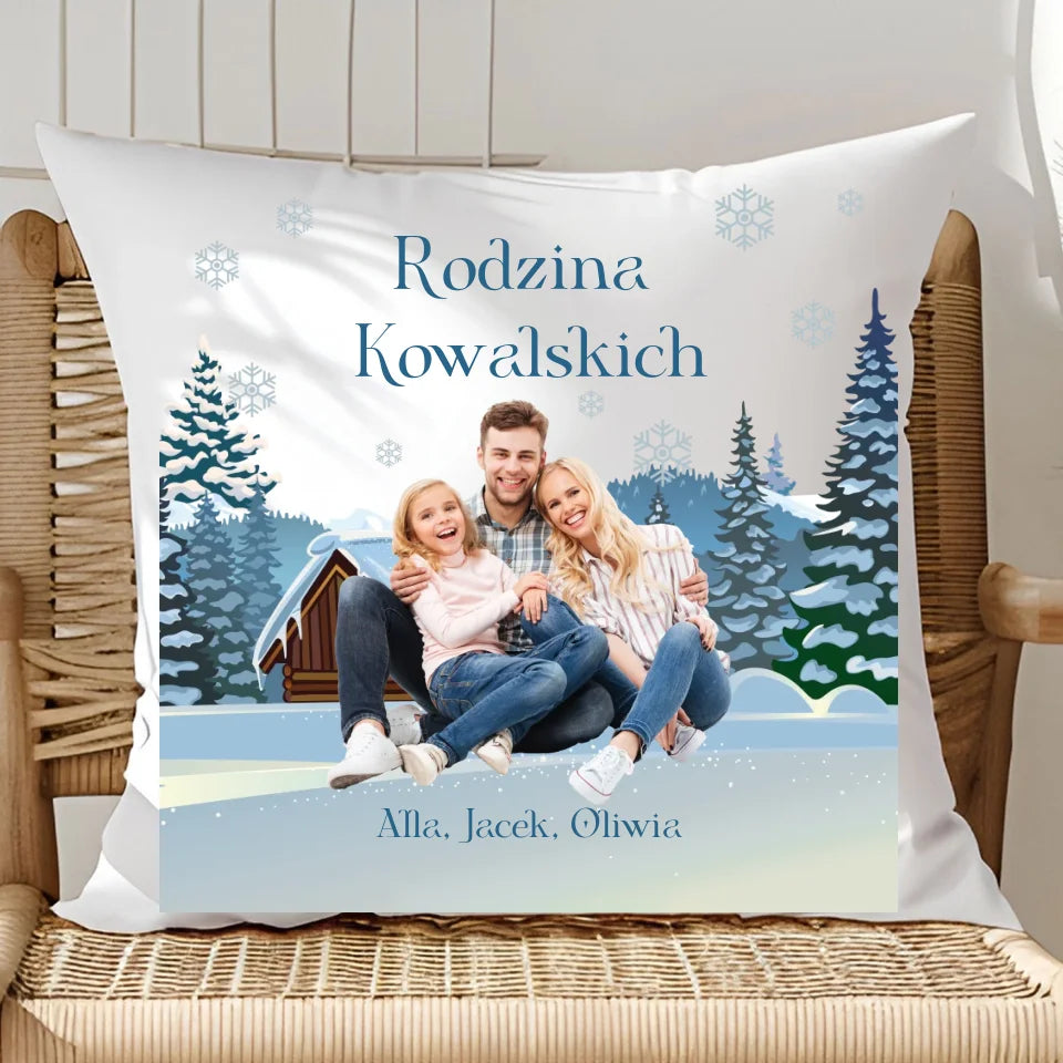 Zimowe zdjęcie rodzinne z imionami - poduszka, spersonalizowany prezent dla rodziny