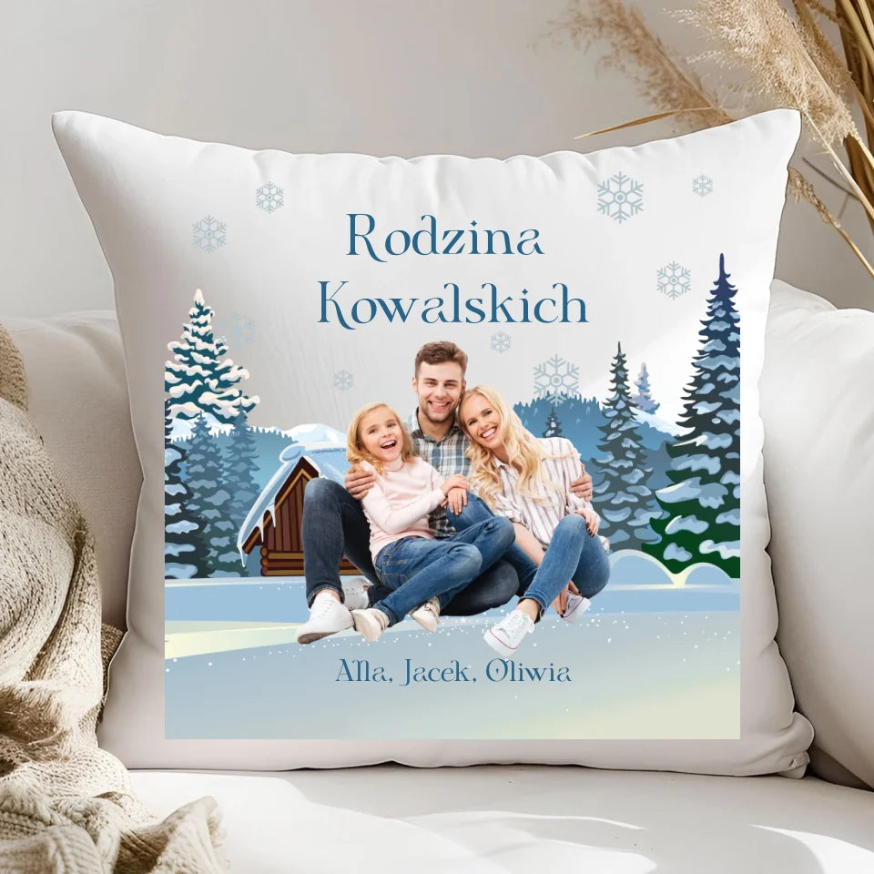 Zimowe zdjęcie rodzinne z imionami - poduszka, spersonalizowany prezent dla rodziny
