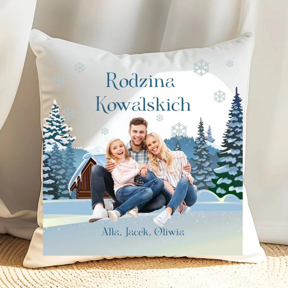 Zimowe zdjęcie rodzinne z imionami - poduszka, spersonalizowany prezent dla rodziny