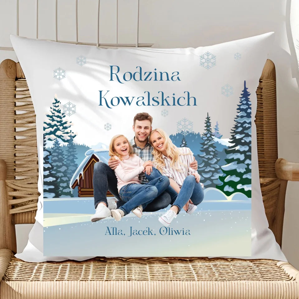 Zimowe zdjęcie rodzinne z imionami - poduszka, spersonalizowany prezent dla rodziny