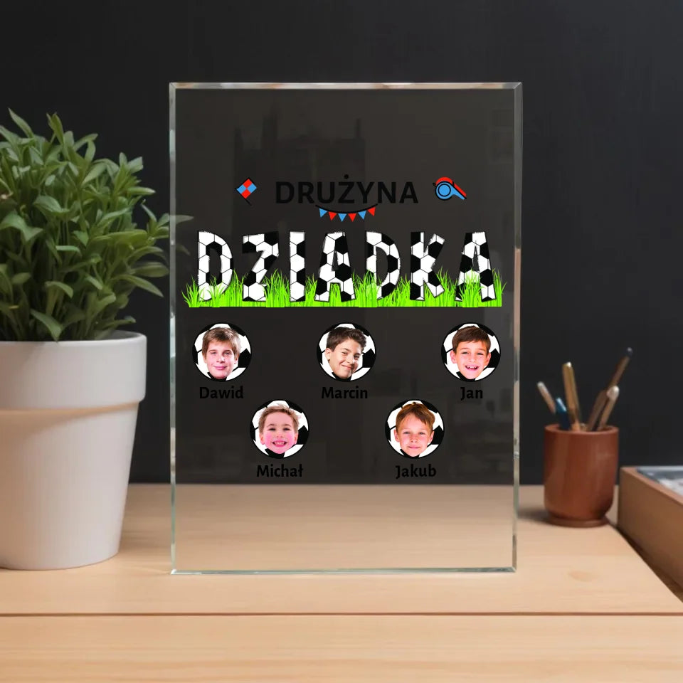 pikaso_reimagine_A-clear-glass-plaque-on-a-wooden-table-with-a-city (3)