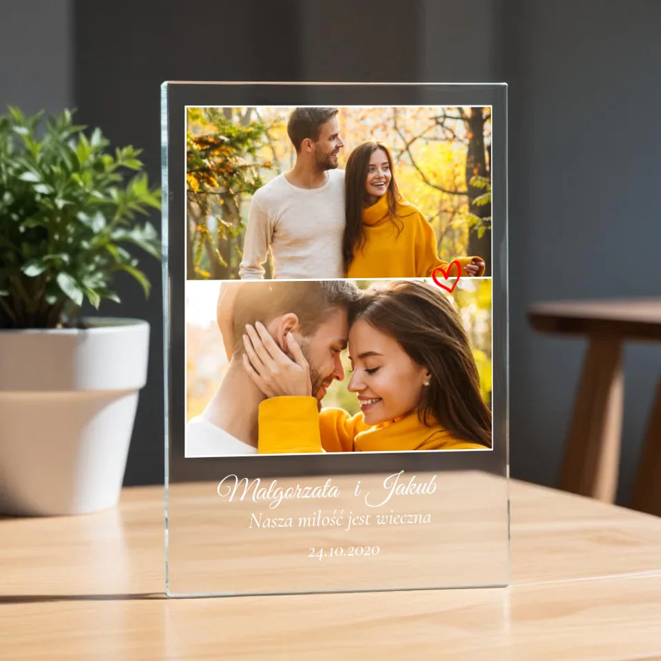 pikaso_reimagine_A-clear-glass-plaque-on-a-wooden-table-with-a-blur (18)