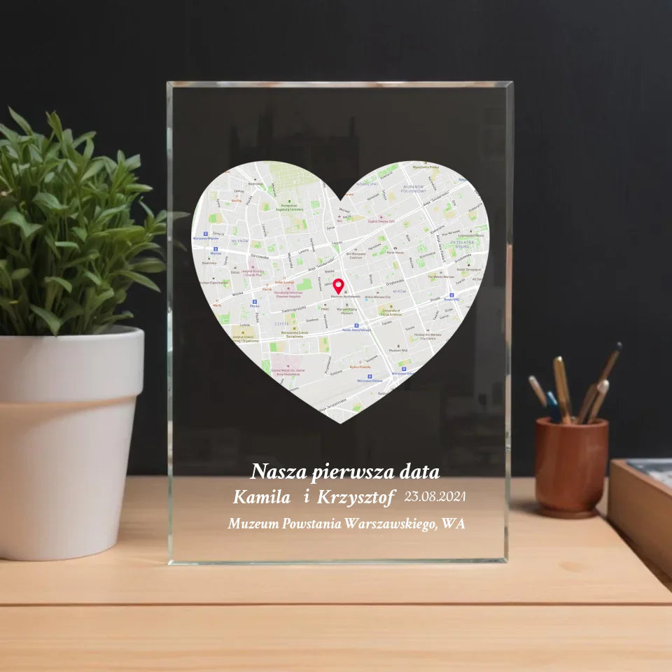 pikaso_reimagine_A-clear-glass-plaque-on-a-wooden-table-with-a-city (3)