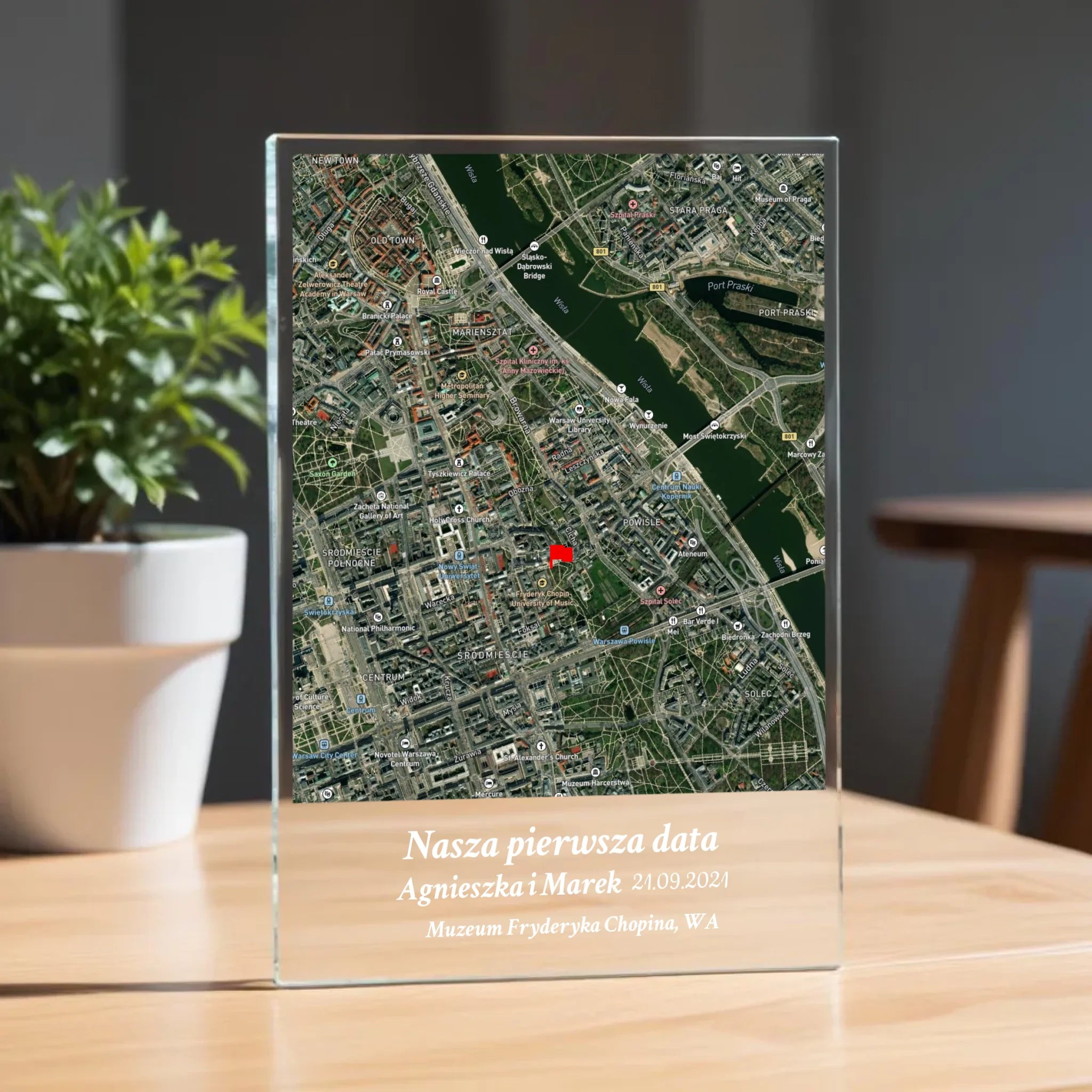 pikaso_reimagine_A-clear-glass-plaque-on-a-wooden-table-with-a-blur (18)