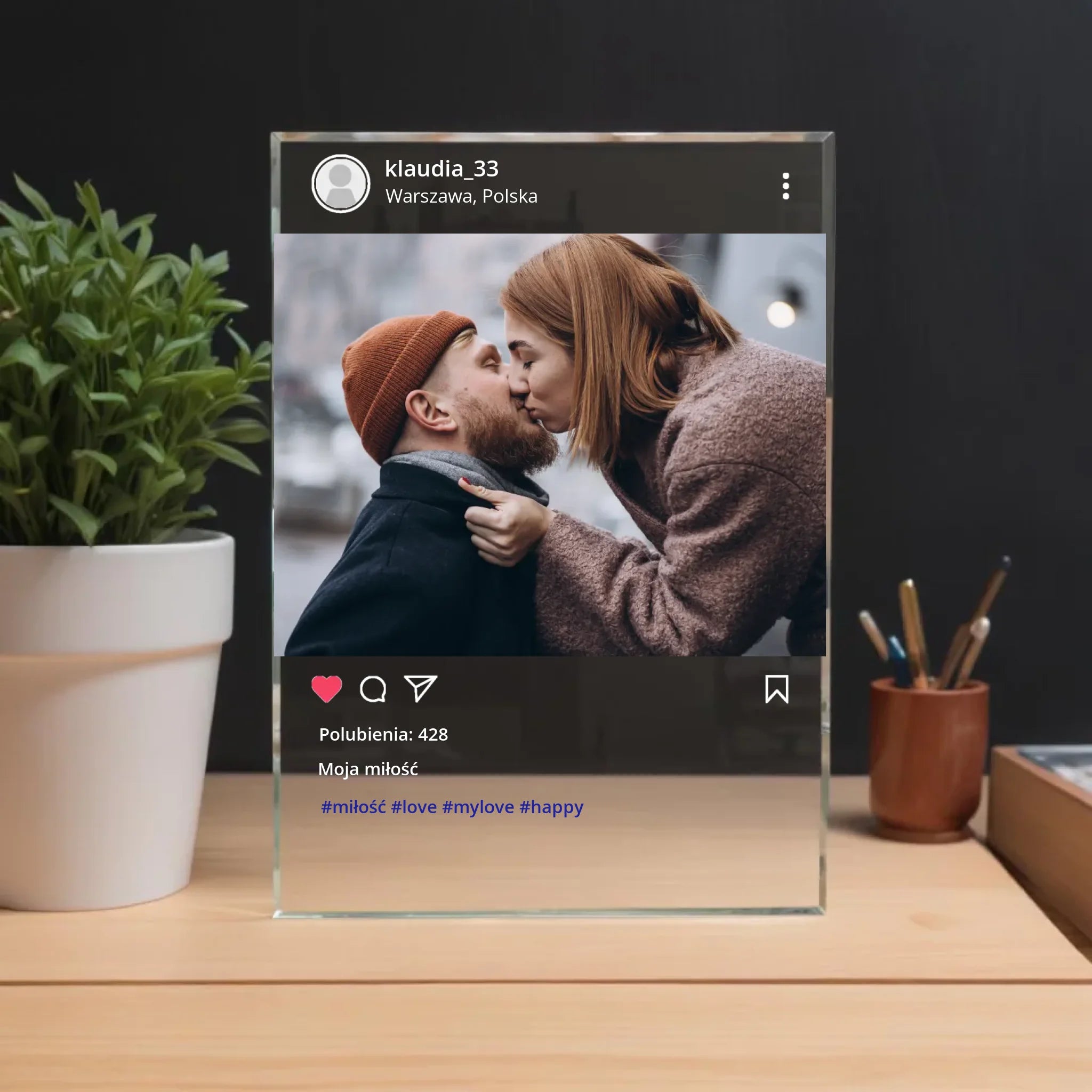 pikaso_reimagine_A-clear-glass-plaque-on-a-wooden-table-with-a-city (3)