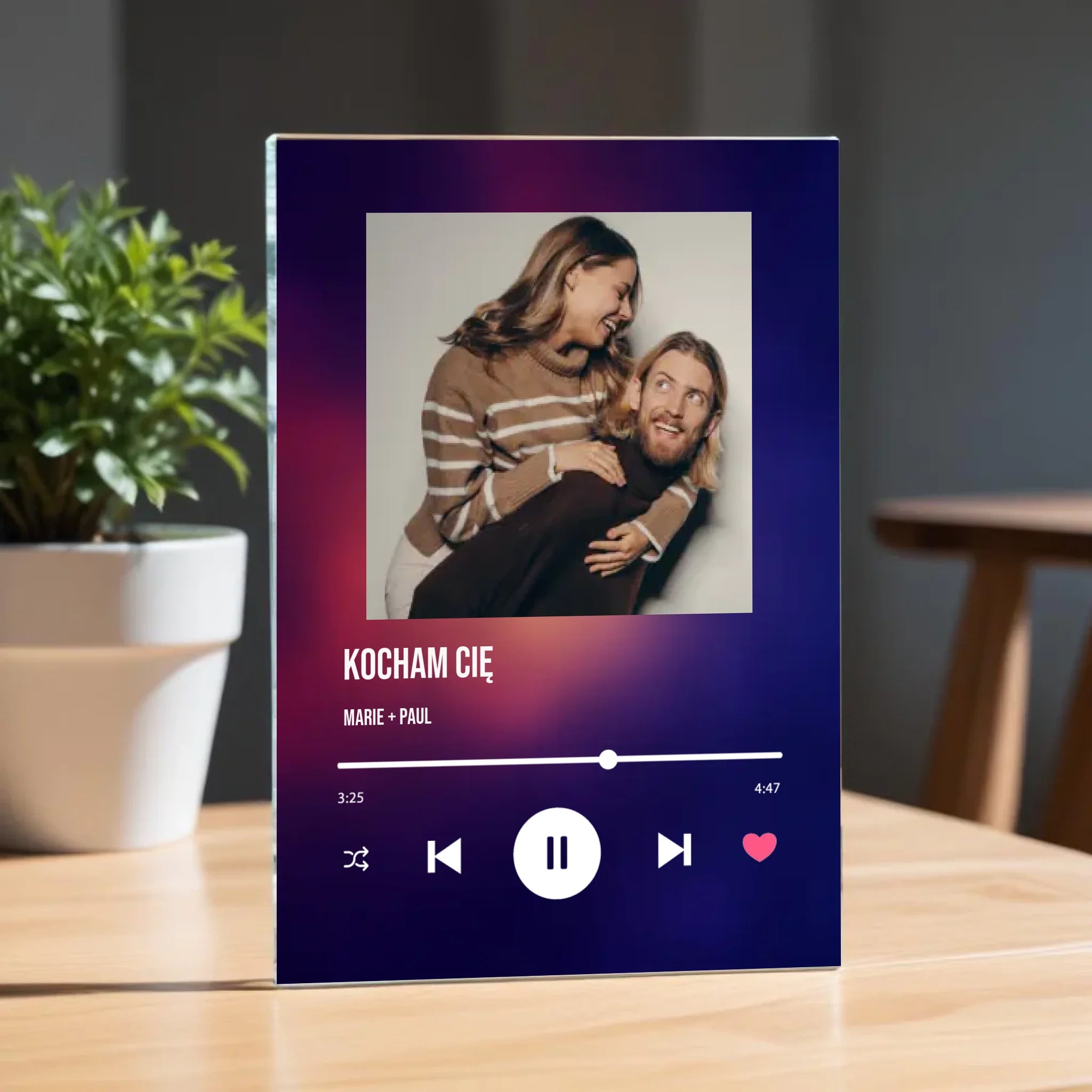 pikaso_reimagine_A-clear-glass-plaque-on-a-wooden-table-with-a-blur (18)